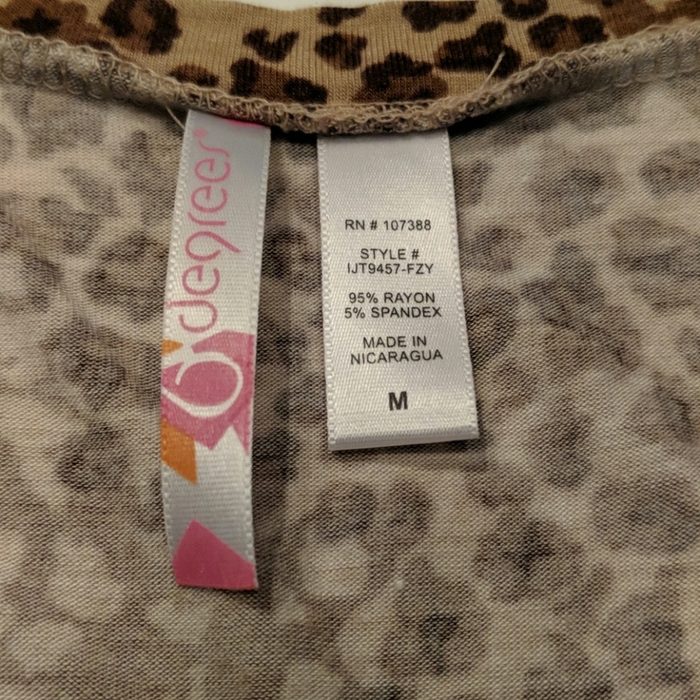 6 Degrees cheetah leopard print tee - Picture 3 of 3